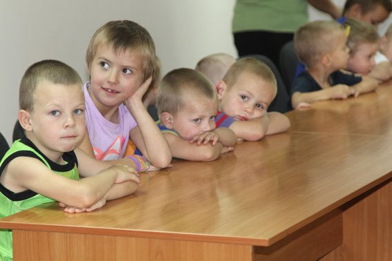 Рівненські міліціонери привітали вихованців підшефних закладів з Днем знань (фото) - фото 1 Рівненські міліціонери привітали вихованців підшефних закладів з Днем знань (фото) - фото 1
