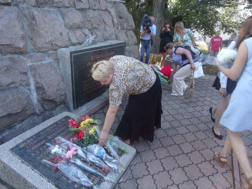 Красноармейск почтил 70-ю годовщину окончания Второй мировой войны (фото) - фото 3 Красноармейск почтил 70-ю годовщину окончания Второй мировой войны (фото) - фото 3