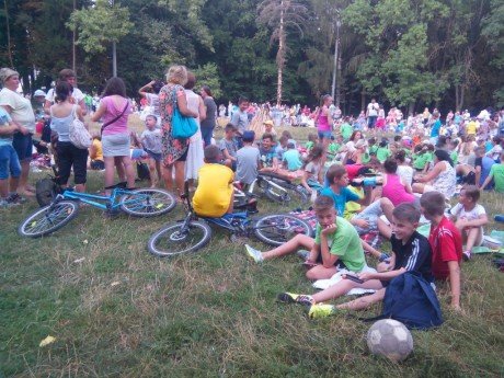 В тернопільській школі відмовилися від традиційного «першого дзвоника» (фото) - фото 1 В тернопільській школі відмовилися від традиційного «першого дзвоника» (фото) - фото 1