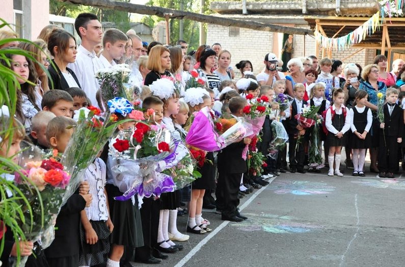 Славянской школе №6 подарили обновленный спортивный зал (фото) - фото 1 Славянской школе №6 подарили обновленный спортивный зал (фото) - фото 1