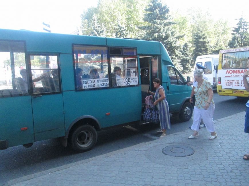 В Николаеве водители устроили беспредел на дорогах (ФОТО) (фото) - фото 6 В Николаеве водители устроили беспредел на дорогах (ФОТО) (фото) - фото 6