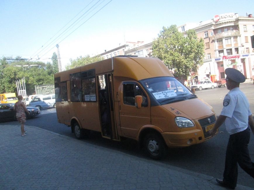 В Николаеве водители устроили беспредел на дорогах (ФОТО) (фото) - фото 6 В Николаеве водители устроили беспредел на дорогах (ФОТО) (фото) - фото 6