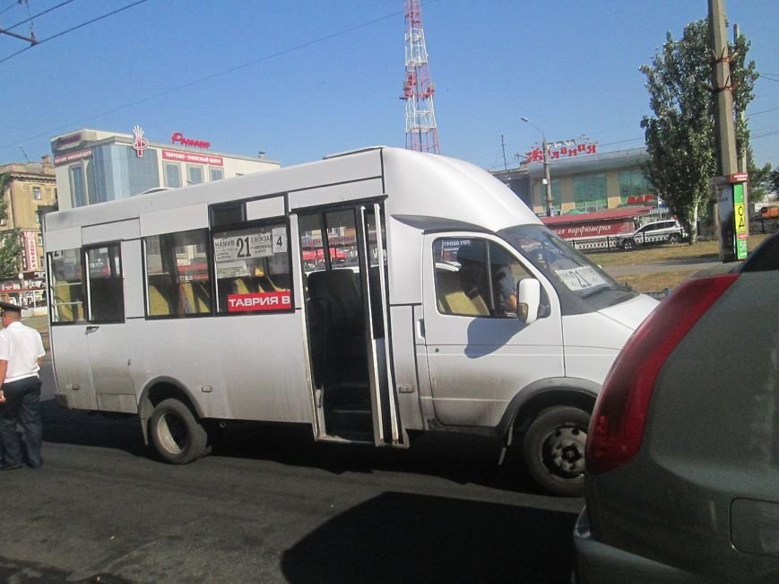 В Николаеве водители устроили беспредел на дорогах (ФОТО) (фото) - фото 1 В Николаеве водители устроили беспредел на дорогах (ФОТО) (фото) - фото 1