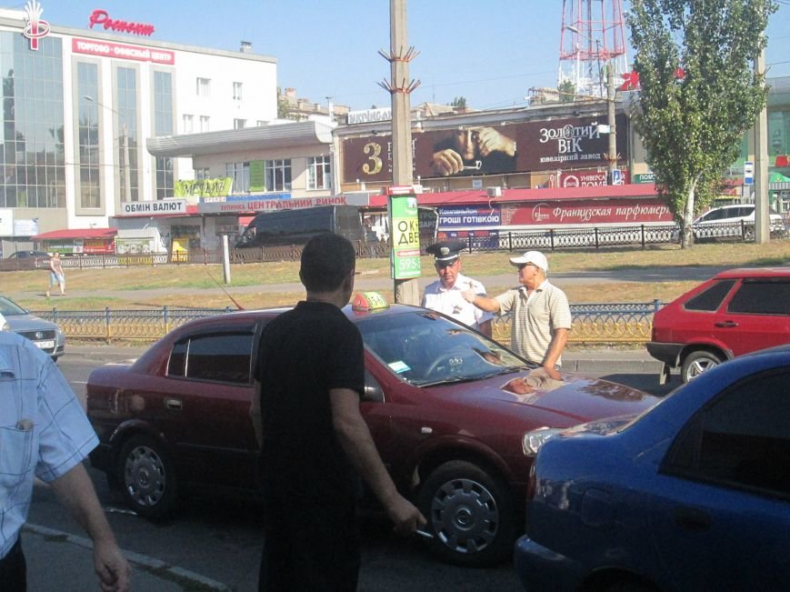 В Николаеве водители устроили беспредел на дорогах (ФОТО) (фото) - фото 5 В Николаеве водители устроили беспредел на дорогах (ФОТО) (фото) - фото 5