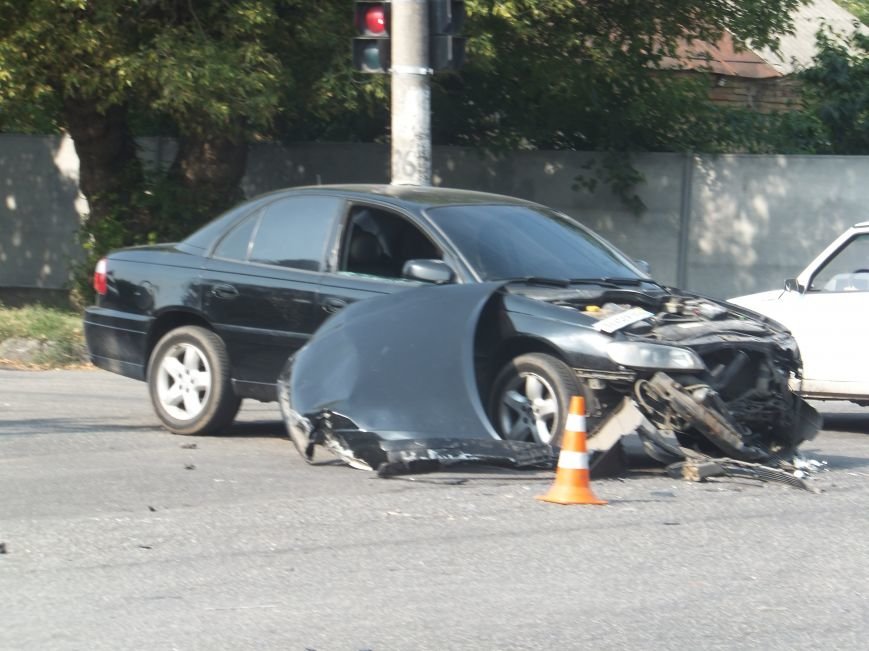 В Кировограде произошло ДТП - пассажирский микроавтобус vs. легковой автомобиль. ФОТО (фото) - фото 1 В Кировограде произошло ДТП - пассажирский микроавтобус vs. легковой автомобиль. ФОТО (фото) - фото 1
