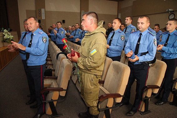 23-річний нацгвардієць нарешті отримав президентську нагороду (Фото) (фото) - фото 3 23-річний нацгвардієць нарешті отримав президентську нагороду (Фото) (фото) - фото 3