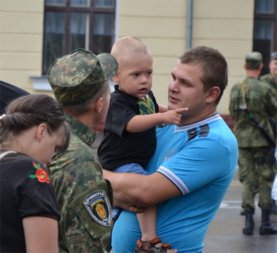 40 бійців батальйону «Кіровоград» вирушили на зміну колегам у зону проведення АТО.ФОТО (фото) - фото 1 40 бійців батальйону «Кіровоград» вирушили на зміну колегам у зону проведення АТО.ФОТО (фото) - фото 1