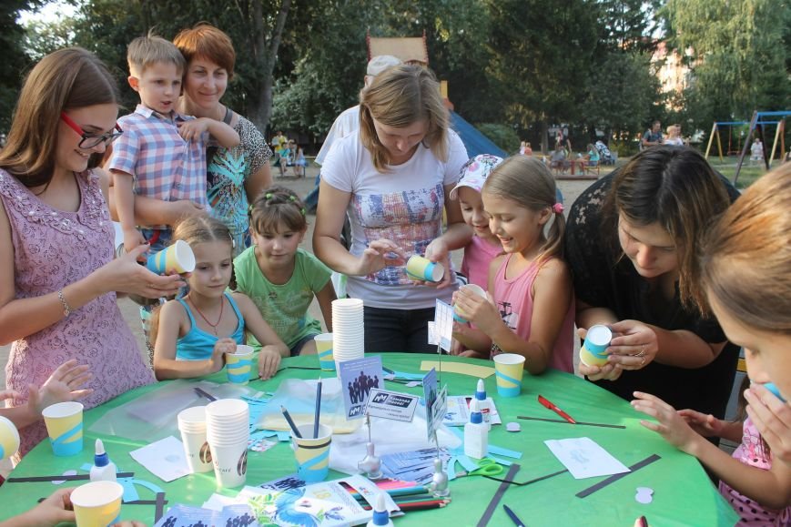 В Полтавському Сонячному парку діти виготовляли маленьких міньйончиків (фото) - фото 4 В Полтавському Сонячному парку діти виготовляли маленьких міньйончиків (фото) - фото 4