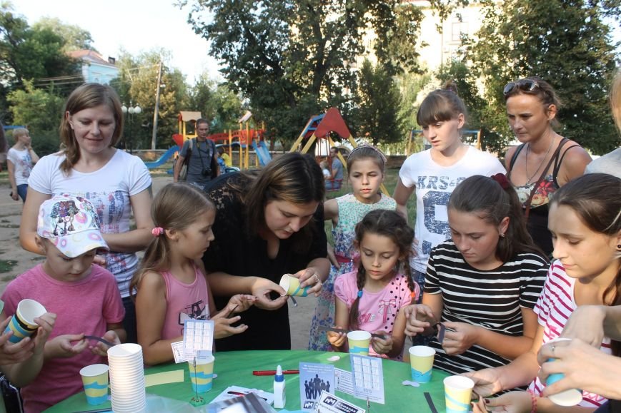 В Полтавському Сонячному парку діти виготовляли маленьких міньйончиків (фото) - фото 2 В Полтавському Сонячному парку діти виготовляли маленьких міньйончиків (фото) - фото 2