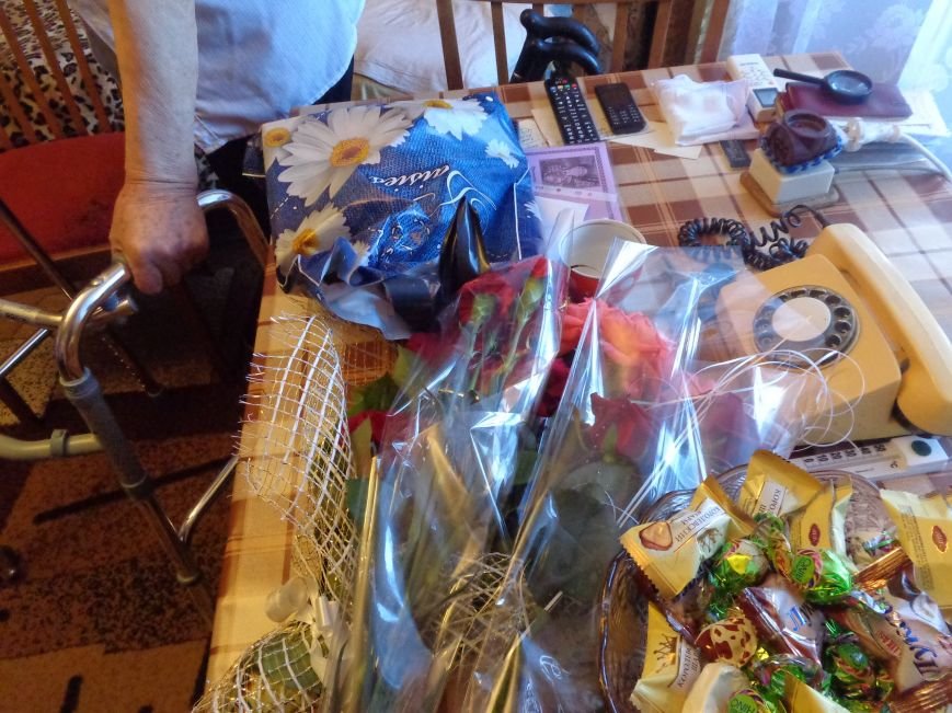 В честь Дня освобождения Донбасса в Красноармейске поздравили ветерана и героя войны Михаила Глобенко (фото) - фото 1 В честь Дня освобождения Донбасса в Красноармейске поздравили ветерана и героя войны Михаила Глобенко (фото) - фото 1