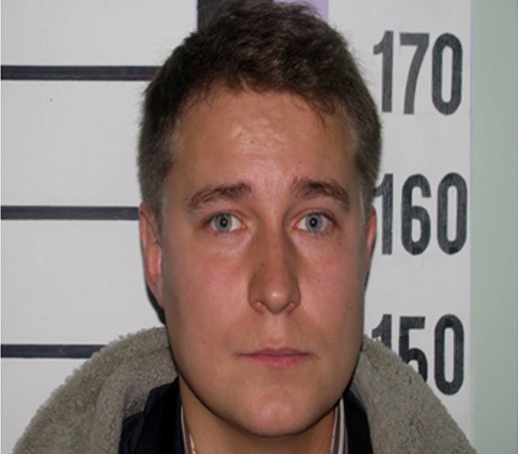 На Полтавщині міліція розшукує порушника правил безпеки дорожнього руху (фото) - фото 1 На Полтавщині міліція розшукує порушника правил безпеки дорожнього руху (фото) - фото 1