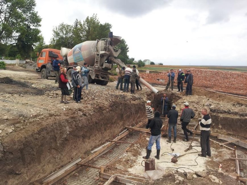 На Тернопільщині почали активно відбудовувати храм, який згорів на Великдень (фото) (фото) - фото 1 На Тернопільщині почали активно відбудовувати храм, який згорів на Великдень (фото) (фото) - фото 1