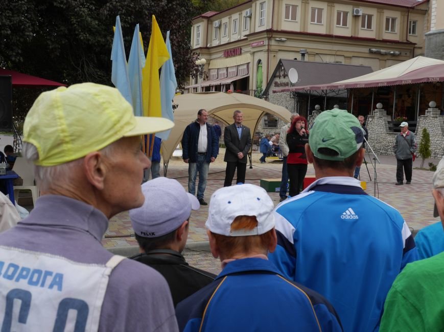Понад 100 спортсменів-аматорів взяли участь у легкоатлетичному пробігу “Тернопільська Озеряна» (Фоторепортаж) (фото) - фото 1 Понад 100 спортсменів-аматорів взяли участь у легкоатлетичному пробігу “Тернопільська Озеряна» (Фоторепортаж) (фото) - фото 1