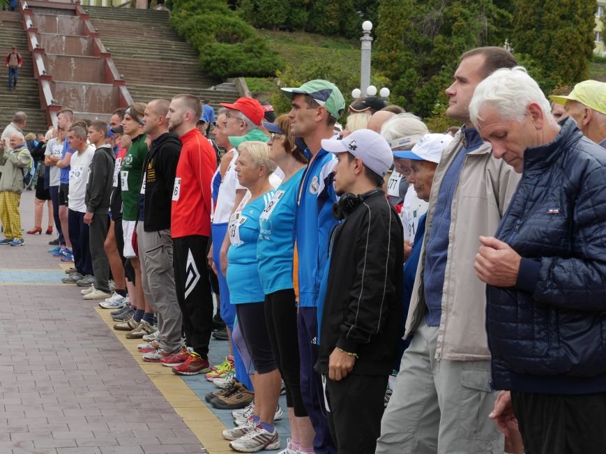 Понад 100 спортсменів-аматорів взяли участь у легкоатлетичному пробігу “Тернопільська Озеряна» (Фоторепортаж) (фото) - фото 1 Понад 100 спортсменів-аматорів взяли участь у легкоатлетичному пробігу “Тернопільська Озеряна» (Фоторепортаж) (фото) - фото 1