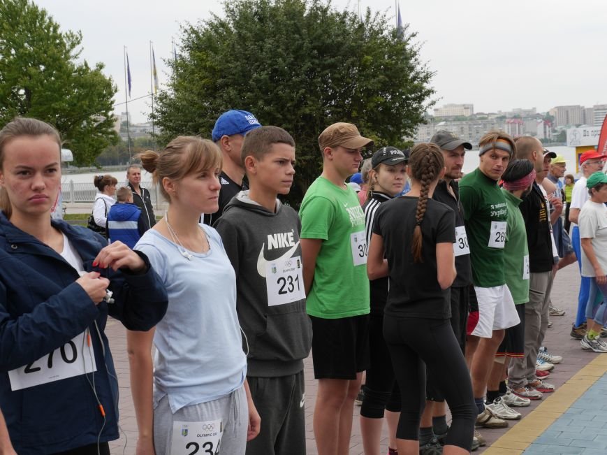 Понад 100 спортсменів-аматорів взяли участь у легкоатлетичному пробігу “Тернопільська Озеряна» (Фоторепортаж) (фото) - фото 1 Понад 100 спортсменів-аматорів взяли участь у легкоатлетичному пробігу “Тернопільська Озеряна» (Фоторепортаж) (фото) - фото 1