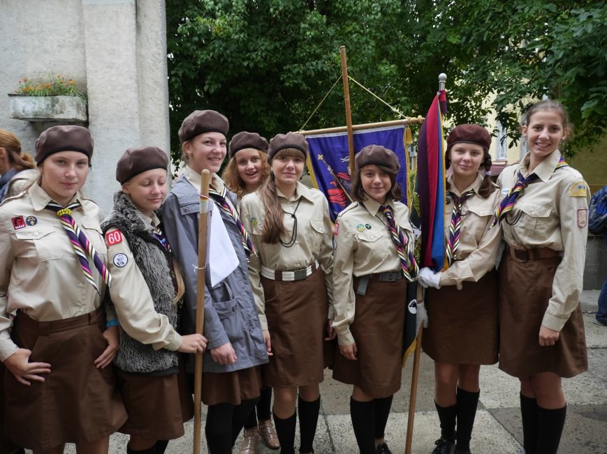 Сотні пластунів пройшли урочистим маршем у центрі Тернополя (ФОТОРЕПОРТАЖ) (фото) - фото 1 Сотні пластунів пройшли урочистим маршем у центрі Тернополя (ФОТОРЕПОРТАЖ) (фото) - фото 1