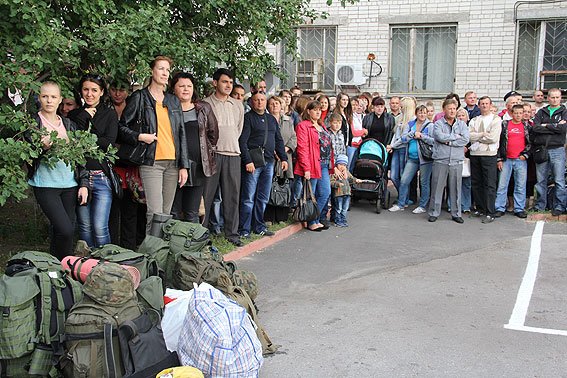 Черниговские милиционеры уехали на Донбасс (фото) - фото 1 Черниговские милиционеры уехали на Донбасс (фото) - фото 1