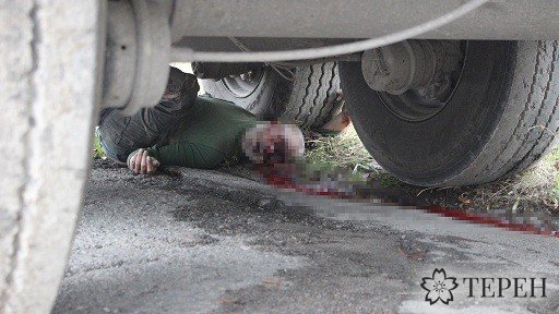 На Тернопільщині вантажівка розчавила водія (фото 18+) (фото) - фото 1 На Тернопільщині вантажівка розчавила водія (фото 18+) (фото) - фото 1