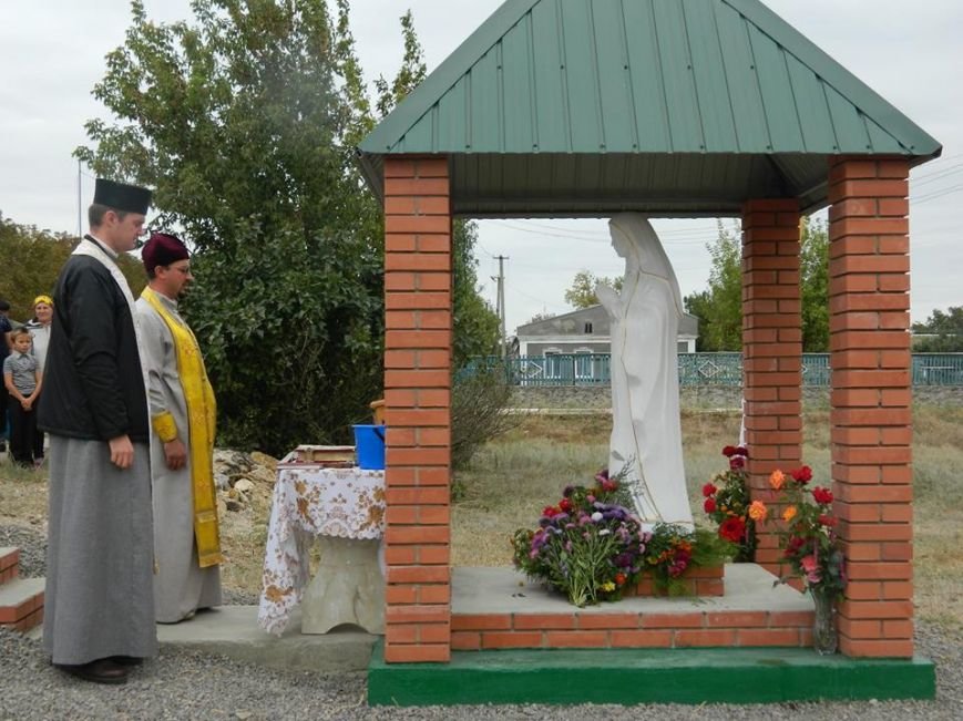 Тернопільські бійці на Херсонщині встановили каплицю та статую Матері Божої (фото) (фото) - фото 1 Тернопільські бійці на Херсонщині встановили каплицю та статую Матері Божої (фото) (фото) - фото 1