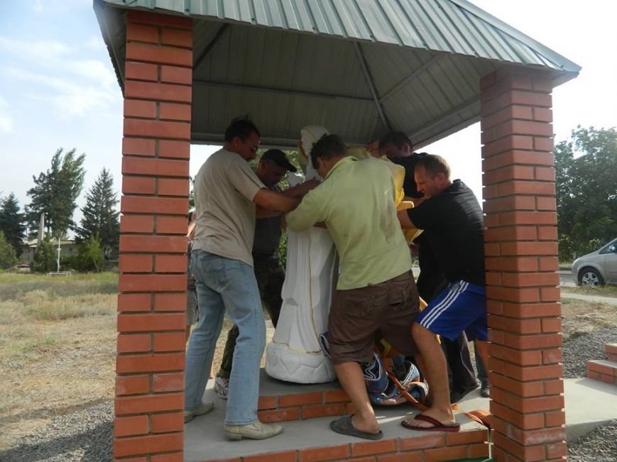 Тернопільські бійці на Херсонщині встановили каплицю та статую Матері Божої (фото) (фото) - фото 1 Тернопільські бійці на Херсонщині встановили каплицю та статую Матері Божої (фото) (фото) - фото 1