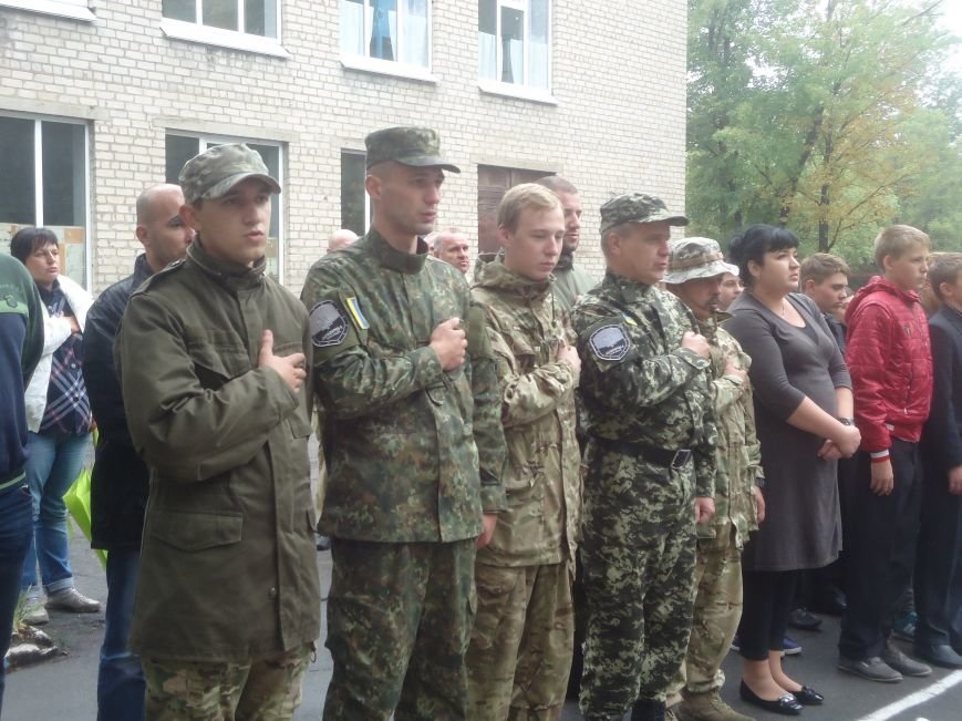 Герои не умирают: в Димитрове увековечили память воина АТО мемориальной доской (фото) - фото 4 Герои не умирают: в Димитрове увековечили память воина АТО мемориальной доской (фото) - фото 4