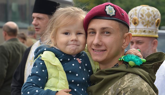 Півсотні добровольців поїхали з Тернополя в зону АТО (фото) (фото) - фото 1 Півсотні добровольців поїхали з Тернополя в зону АТО (фото) (фото) - фото 1