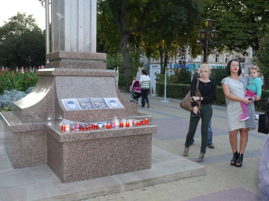 У Тернополі журналісти вшанували пам'ять Георгія Гонгадзе (ФОТОРЕПОРТАЖ) (фото) - фото 2 У Тернополі журналісти вшанували пам'ять Георгія Гонгадзе (ФОТОРЕПОРТАЖ) (фото) - фото 2