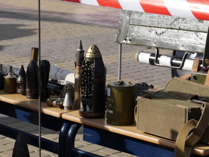 На Театральному майдані виставили техніку ДСНС і відзначили найкращих рятувальників (ФОТОРЕПОРТАЖ) (фото) - фото 1 На Театральному майдані виставили техніку ДСНС і відзначили найкращих рятувальників (ФОТОРЕПОРТАЖ) (фото) - фото 1