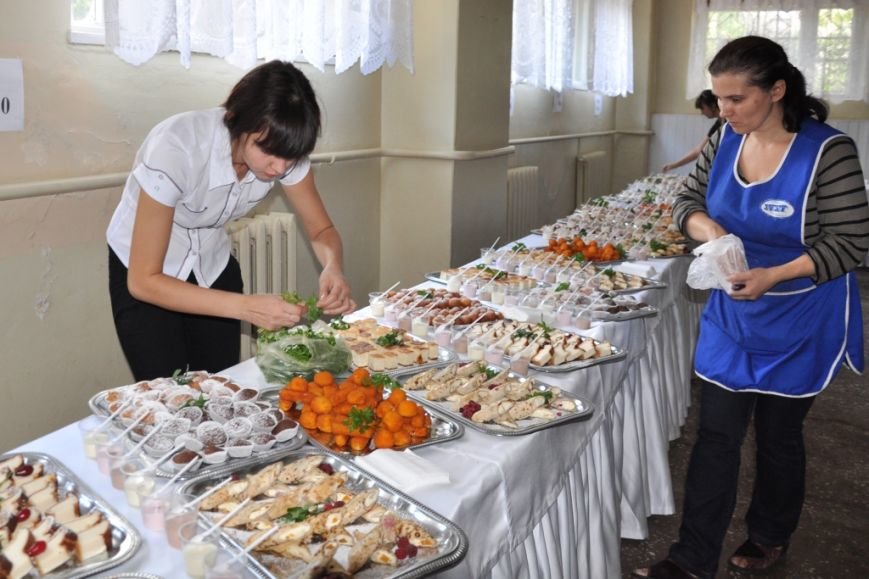 Специалисты «УОПТ» провели дегустацию полезных продуктов в школе № 42 (фото) - фото 1