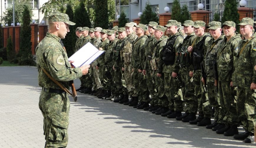Міліціонерів підрозділу особливого призначення проводжали в АТО (Фото, відео) (фото) - фото 3 Міліціонерів підрозділу особливого призначення проводжали в АТО (Фото, відео) (фото) - фото 3