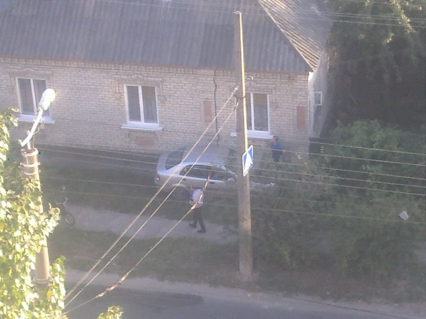 В Кировограде автомобиль сбил девушку (фото) - фото 1 В Кировограде автомобиль сбил девушку (фото) - фото 1