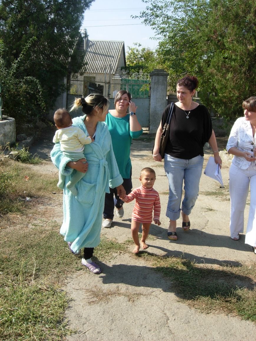 Семьи «неблагополучных» николаевцев содержат детей в антисанитарии (ФОТО) (фото) - фото 7 Семьи «неблагополучных» николаевцев содержат детей в антисанитарии (ФОТО) (фото) - фото 7