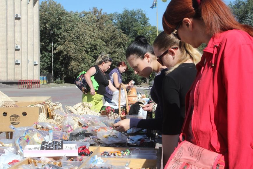 В Днепродзержинске открылась ярмарка «Золотая осень» (фото) - фото 6 В Днепродзержинске открылась ярмарка «Золотая осень» (фото) - фото 6