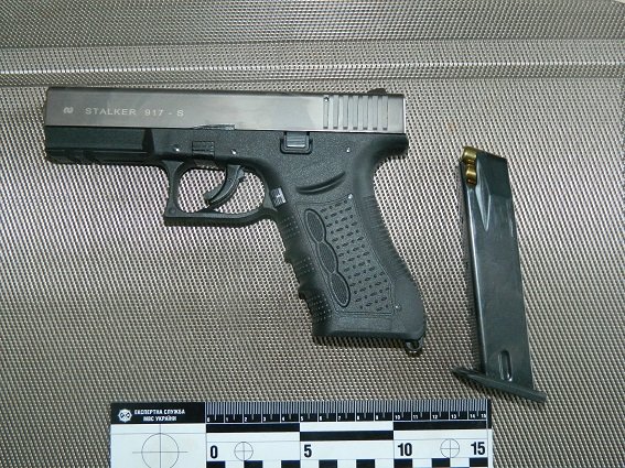 На Оболони мужчина хранил в квартире оружие и боеприпасы (ФОТО) (фото) - фото 3 На Оболони мужчина хранил в квартире оружие и боеприпасы (ФОТО) (фото) - фото 3