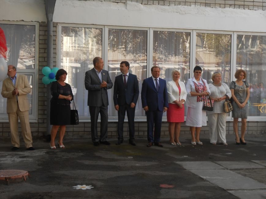 В днепродзержинском детсаду №44 ко Дню города открыли плавательный бассейн (фото) - фото 11 В днепродзержинском детсаду №44 ко Дню города открыли плавательный бассейн (фото) - фото 11