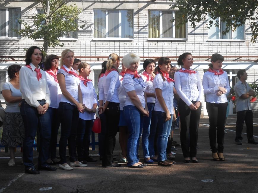В днепродзержинском детсаду №44 ко Дню города открыли плавательный бассейн (фото) - фото 8 В днепродзержинском детсаду №44 ко Дню города открыли плавательный бассейн (фото) - фото 8