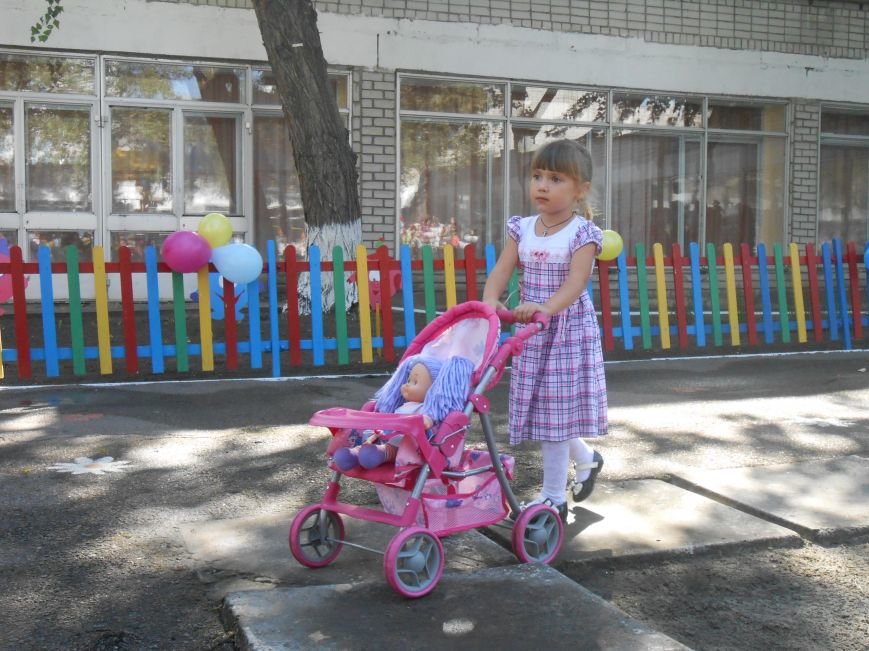 В днепродзержинском детсаду №44 ко Дню города открыли плавательный бассейн (фото) - фото 20 В днепродзержинском детсаду №44 ко Дню города открыли плавательный бассейн (фото) - фото 20