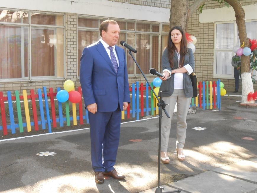 В днепродзержинском детсаду №44 ко Дню города открыли плавательный бассейн (фото) - фото 13 В днепродзержинском детсаду №44 ко Дню города открыли плавательный бассейн (фото) - фото 13