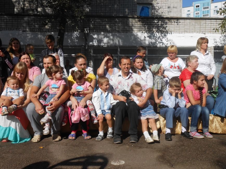 В днепродзержинском детсаду №44 ко Дню города открыли плавательный бассейн (фото) - фото 6 В днепродзержинском детсаду №44 ко Дню города открыли плавательный бассейн (фото) - фото 6