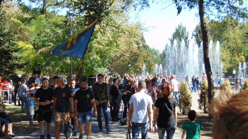 Многонациональный Мариуполь отметил День города без прежнего размах... Многонациональный Мариуполь отметил День города без прежнего размаха (ФОТО) (фото) - фото 2