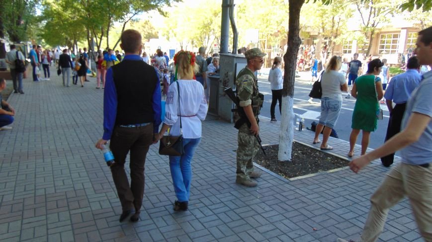 Многонациональный Мариуполь отметил День города без прежнего размах... Многонациональный Мариуполь отметил День города без прежнего размаха (ФОТО) (фото) - фото 7