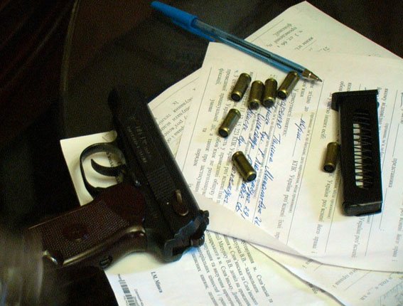 В Славянске изъята крупная партия оружия и наркотиков (фото) - фото 1 В Славянске изъята крупная партия оружия и наркотиков (фото) - фото 1