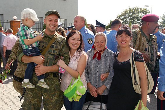 Додому з АТО цього разу не всі хмельницькі «богданівці» повернулися здоровими та неушкодженими (Фото) (фото) - фото 5 Додому з АТО цього разу не всі хмельницькі «богданівці» повернулися здоровими та неушкодженими (Фото) (фото) - фото 5
