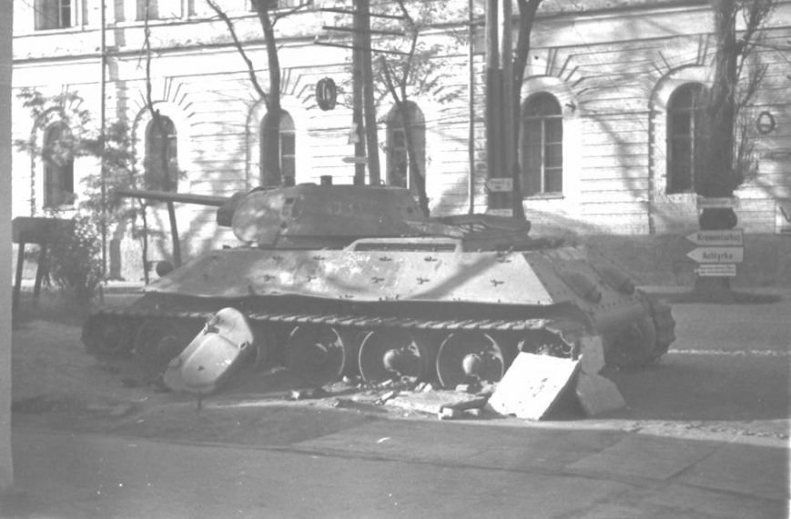 Сьогодні Полтава відзначає річницю визволення міста (фото) - фото 3 Сьогодні Полтава відзначає річницю визволення міста (фото) - фото 3