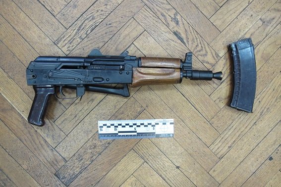 В квартире киевлянина милиция обнаружила арсенал оружия (ФОТО) (фото) - фото 3 В квартире киевлянина милиция обнаружила арсенал оружия (ФОТО) (фото) - фото 3