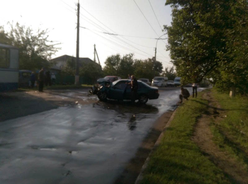 Новоназначенный глава Лисичанской ВГА врезался в троллейбус (ФОТО) (фото) - фото 3 Новоназначенный глава Лисичанской ВГА врезался в троллейбус (ФОТО) (фото) - фото 3