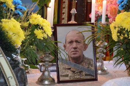 На Тернопільщині в останню путь загиблого воїна Володимира Рожелюка (ФОТО) (фото) - фото 1 На Тернопільщині в останню путь загиблого воїна Володимира Рожелюка (ФОТО) (фото) - фото 1