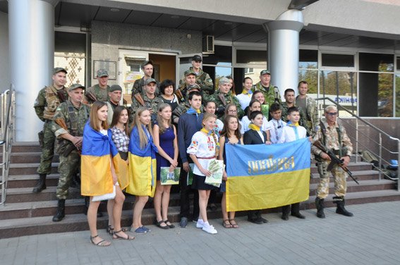 Полтавські правоохоронці вирушили на Схід (фото) - фото 1 Полтавські правоохоронці вирушили на Схід (фото) - фото 1