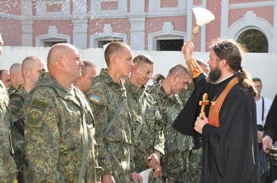 Полтавські правоохоронці вирушили на Схід (фото) - фото 1 Полтавські правоохоронці вирушили на Схід (фото) - фото 1