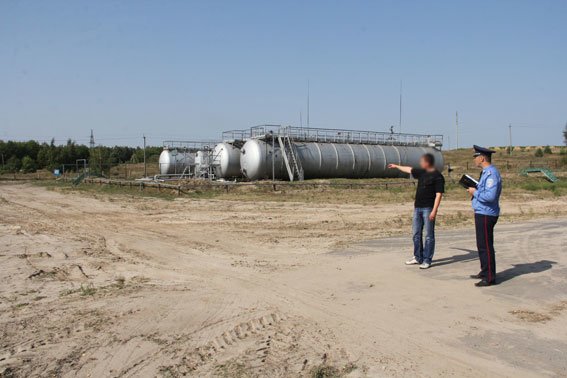 Кража нефти в Черниговской области – золотая жила для преступников (фото) - фото 1 Кража нефти в Черниговской области – золотая жила для преступников (фото) - фото 1